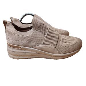 Skechers Street Billion Lotsa Steps Women’s 11 Tan Memory Foam Sneakers New